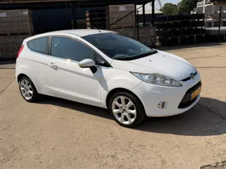 Foto 13 van Ford Fiesta 1.25 Sensation Edition, AIRCO(CLIMA), CRUISE CONTROL, PARKEERSENSOREN, BLUETOOTH-RADIO-C
