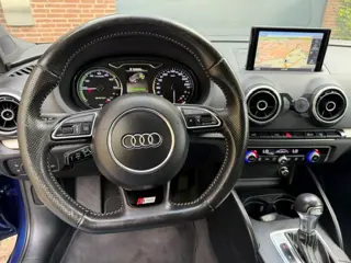 Foto 19 van Audi A3 Sportback 1.4 e-tron PHEV S-line Ambition Pro Line plus,automaat APK tot 11-2027. NAP 227.20
