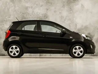 Foto 18 van Kia Picanto 1.0 CVVT Comfort Pack (NAVIGATIE, CAMERA, AIRCO, SPORTSTOELEN, ELEK RAMEN, NIEUWSTAAT)