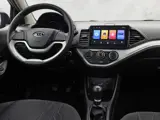 Foto 25 van Kia Picanto 1.0 CVVT Comfort Pack (NAVIGATIE, CAMERA, AIRCO, SPORTSTOELEN, ELEK RAMEN, NIEUWSTAAT)