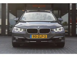 Foto 19 van BMW 3-serie Touring 328i High Executive, H/K, Leder, Pano, Adaptive Cruise Control, Verwarmde achter