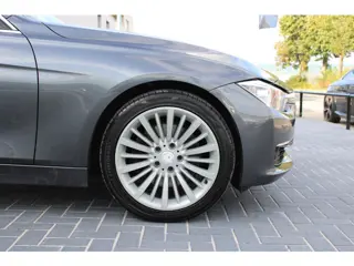 Foto 17 van BMW 3-serie Touring 328i High Executive, H/K, Leder, Pano, Adaptive Cruise Control, Verwarmde achter