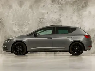 Foto 11 van SEAT Leon 1.4 TSI FR Intense Sport 150Pk Automaat (SCHUIFDAK, APPLE CARPLAY, KEYLESS, CAMERA, STOELV