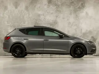 Foto 18 van SEAT Leon 1.4 TSI FR Intense Sport 150Pk Automaat (SCHUIFDAK, APPLE CARPLAY, KEYLESS, CAMERA, STOELV