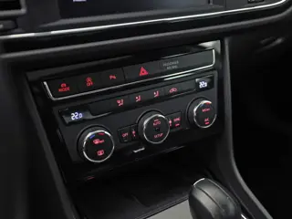 Foto 13 van SEAT Leon 1.4 TSI FR Intense Sport 150Pk Automaat (SCHUIFDAK, APPLE CARPLAY, KEYLESS, CAMERA, STOELV