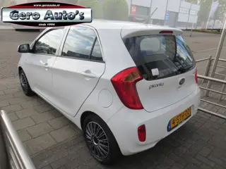 Foto 13 van Kia Picanto 1.2 CVVT ISG Comfort Pack 5 deurs ,airco ,nl-auto ,nw koppeling