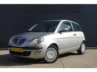 Lancia Ypsilon 1.2-16V Argento