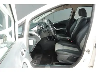 Foto 16 van Ford Fiesta 1.6 TDCi ECOnetic Titanium
