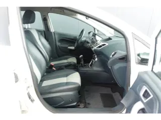 Foto 14 van Ford Fiesta 1.6 TDCi ECOnetic Titanium