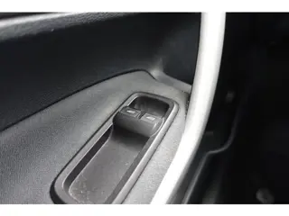 Foto 12 van Ford Fiesta 1.6 TDCi ECOnetic Titanium