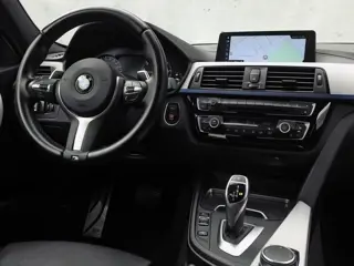 Foto 15 van BMW 3 Serie 320i M Sport 184Pk Automaat (VIRTUAL COCKPIT, M PAKKET, GROOT NAVI, STOELVERWARMING, SPO