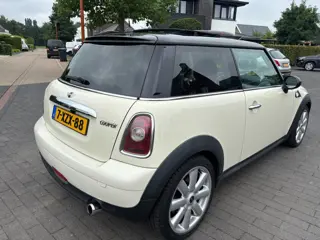 Foto 19 van Mini 3-Deurs 1.6 Cooper airco navigatie a.p.k. 2027