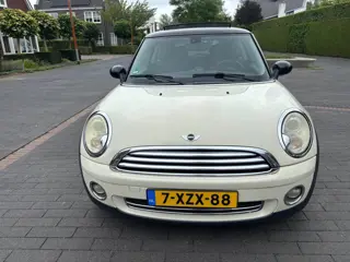 Foto 16 van Mini 3-Deurs 1.6 Cooper airco navigatie a.p.k. 2027