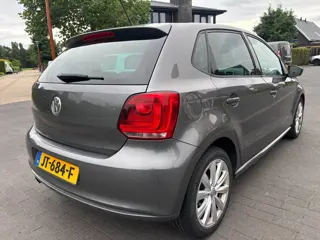 Foto 19 van Volkswagen Polo 1.4-16V Highline leder a.p.k 2027 airco