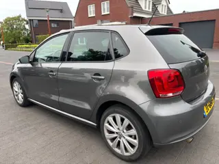 Foto 18 van Volkswagen Polo 1.4-16V Highline leder a.p.k 2027 airco