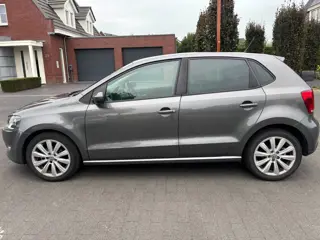 Foto 17 van Volkswagen Polo 1.4-16V Highline leder a.p.k 2027 airco