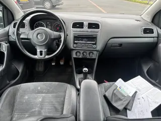 Foto 16 van Volkswagen Polo 1.4-16V Highline leder a.p.k 2027 airco