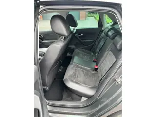 Foto 12 van Volkswagen Polo 1.4-16V Highline leder a.p.k 2027 airco