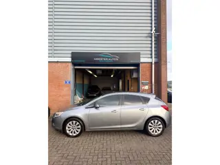 Foto 14 van Opel Astra 1.6 Cosmo PARKEERSENSOR/AIRCO