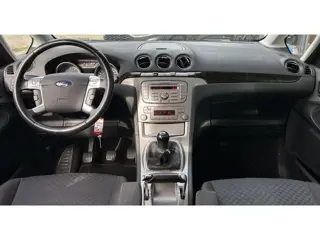 Foto 17 van Ford Galaxy 2.0-16V Ghia 145PK | 7 Persoons | NL AUTO | NAP | Trekhaak | Climate Control | Cruise Co