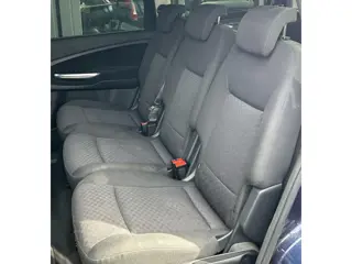 Foto 20 van Ford Galaxy 2.0-16V Ghia 145PK | 7 Persoons | NL AUTO | NAP | Trekhaak | Climate Control | Cruise Co