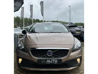 Foto 14 van Volvo V40 Cross Country 1.6 T4 Summum 179PK | NL AUTO | NAP | Lederen Bekleding | Achteruitrijcamera