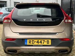 Foto 15 van Volvo V40 Cross Country 1.6 T4 Summum 179PK | NL AUTO | NAP | Lederen Bekleding | Achteruitrijcamera