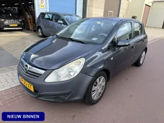 Opel Corsa 1.4-16V Enjoy 2008 APK 08-2027 5-deuren Niet mooi, rijdt wel goed.