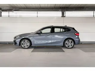 Foto 20 van BMW 1 Serie 118i