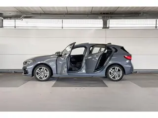Foto 19 van BMW 1 Serie 118i