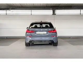 Foto 15 van BMW 1 Serie 118i