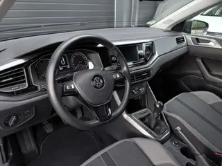 Foto 18 van Volkswagen Polo 1.0 TSI Highline|95PK|stoel verw|Bluetooth|PDC|LMV|1e eig|