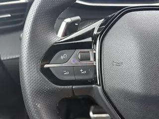 Foto 18 van Peugeot 2008 1.2 Hybrid 145 GT 360.Camera/Ad.Cruise/Led.Matrix/ Nav/Ecc/CarPlay/Keyless