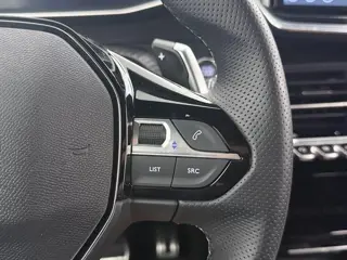 Foto 19 van Peugeot 2008 1.2 Hybrid 145 GT 360.Camera/Ad.Cruise/Led.Matrix/ Nav/Ecc/CarPlay/Keyless
