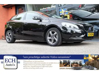 Volvo V40 2.0 T2 Momentum, Navi, Trekhaak, Bluetooth
