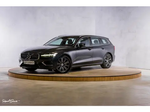 Volvo V60 2.0 T5 Inscription | Zwenkbare trekhaak | Metallic | Apple carplay | Cruise control |