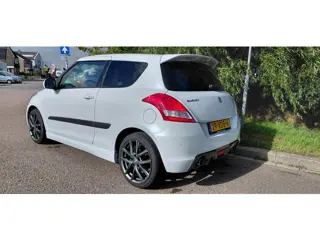 Foto 13 van Suzuki Swift 1.6 Sport Supergave, sportieve en mooie auto.