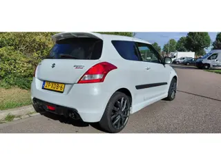 Foto 14 van Suzuki Swift 1.6 Sport Supergave, sportieve en mooie auto.