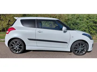 Foto 17 van Suzuki Swift 1.6 Sport Supergave, sportieve en mooie auto.