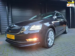Skoda Octavia Combi 1.0 TSI Business automaat Carplay trekhaak etc