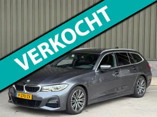 BMW 3-serie Touring 320d High Executive / keyless / head-up / memory