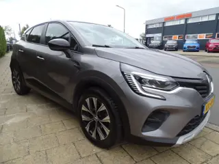 Foto 15 van RENAULT CAPTUR 1.6 1.6 E-Tech PLUG-IN Hybrid 145  Evolution - Navi-Led-Carplay-Cruise-Came