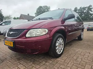 Chrysler Voyager 2.4i SE Luxe (GARBAGE RUN AUTO)