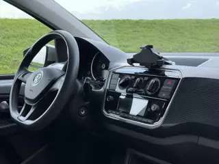 Foto 16 van Volkswagen Up! 1.0 BMT move up! | DAB | LED | NAP | BT