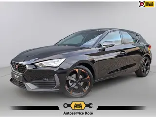 Cupra Leon 1.5 eTSI Business Intense * Navigatiesysteem * Elektrische stoelen met memory * Parkeerca