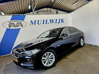 BMW 5-SERIE 520i Executive / Trekhaak / Leder / NL Auto
