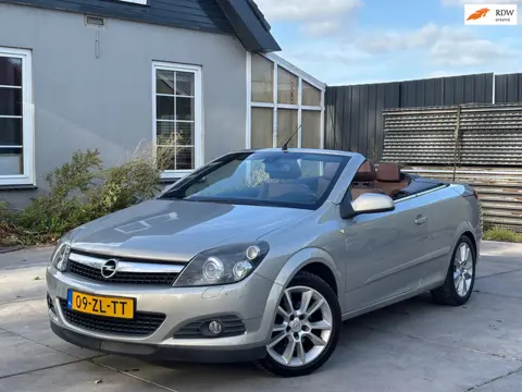 Opel Astra TwinTop 1.8 Temptation| Cabrio | Leder | Airco | Automaat | Onderhoudshistorie | Velgen |