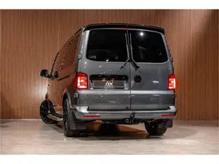 Foto 14 van Volkswagen Transporter T6 2.0 TDI L2H1 DC 4Motion Highline | Schuifdak | ACC | Bi-Xenon | L+R Schuif