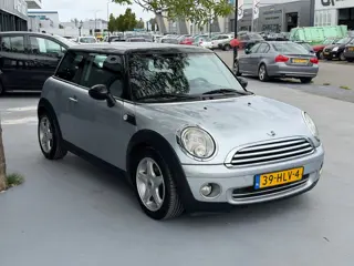 Foto 17 van Mini 3-Deurs 1.6 Cooper Chili/ airco/ cruise/ dealer onderhouden/ NAP/motor pas vervangen/6 maanden