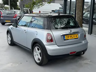 Foto 14 van Mini 3-Deurs 1.6 Cooper Chili/ airco/ cruise/ dealer onderhouden/ NAP/motor pas vervangen/6 maanden